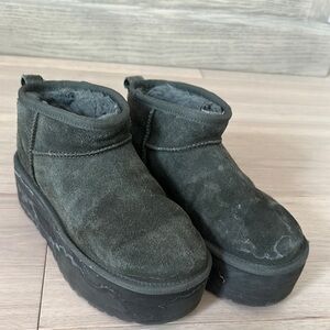 Uggs platform suede boots - as is